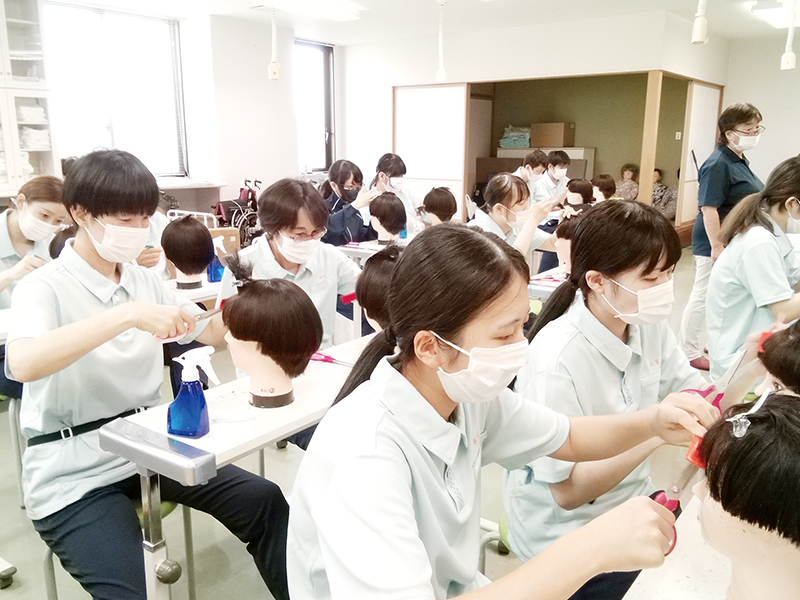 整容介護（ヘアカット）