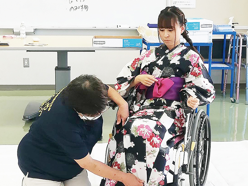 整容介護（浴衣着付け）