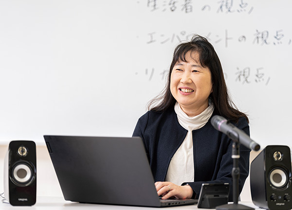 学科長 岩城 小百合 先生 